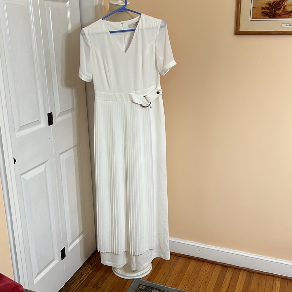 Formal wide leg one piece jumpsuit silvertone hardware. Sz M
